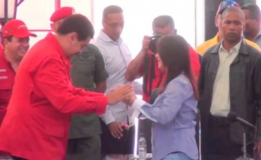 El presidente Nicolás Maduro asegura que sus programas llevan “la voz de la verdad”, al acusar a medios nacionales y extranjeros de una campaña de desprestigio contra su gobierno. Internet