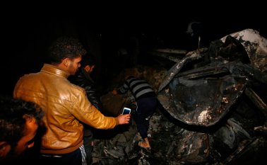 Al menos 70 muertos, en su mayoría iraníes, fueron asesinados en un atentado con camión bomba en Irak que fue reinvidicado por el grupo yihadista Estado Islámico (EI). AFP