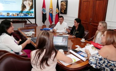 Los docentes de inglés del departamento deberán perfeccionar su nivel de inglés para el próximo año. Hay firmado un convenio para que estos profesores vuelvan a estudiar. Cortesía