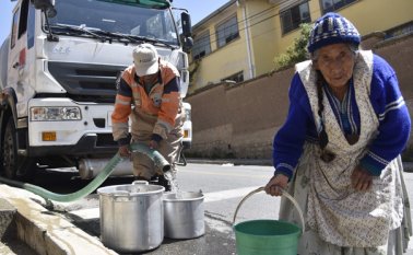 Bolivia mantiene su emergencia ante la falta de agua. AFP