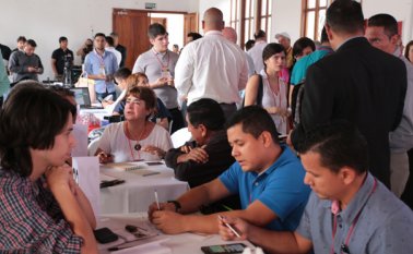 Los empresarios pidieron a los gobiernos definir cuanto antes las reglas para el intercambio binacional y normalizar el transporte de carga fronterizo. César Obando