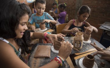 En distintos puntos de la ciudad podrá encontrar actividades para los menores. Juan Pablo Cohen