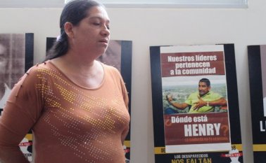 Elibeth Murcia, la esposa del líder comunal, suplica que se lo devuelvan o que le digan dónde encontrarlo. Archivo