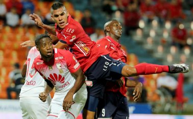 Medellín y Santa Fe se enfrentaron en el juego de ida por los cuartos de final de la Liga Águila II de 2016. Colprensa