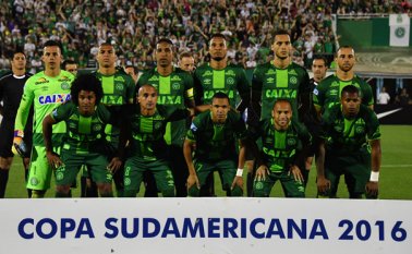 El club subió a la primera división brasileña en 2014 y ocupa la novena posición en la liga a falta de una jornada para que finalice la temporada. AFP