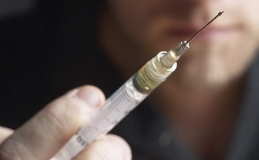 Hasta hace poco, la incidencia de VIH en personas que se inyectaban drogas estaba disminuyendo, para todos los grupos étnicos. Internet