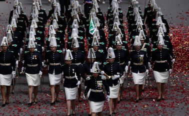 La Corte consideró que delimitar los servicios que puede prestar voluntariamente la mujer va en contravía del derecho a la igualdad. Colprensa