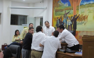 Todos los concejales dieron voto positivo al proyecto de acuerdo 079 que le entrega facultades al alcalde de Cúcuta, César Rojas, para suscribir el contrato de concesión que entrega los servicios complementarios de Tránsito. Orlando Carvajal