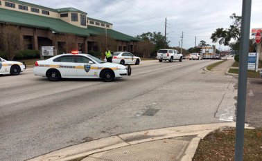 Luego de casi dos horas, los oficiales informaron que tenía lugar una toma de rehenes, que se resolvió poco después. Tomada de Twitter
