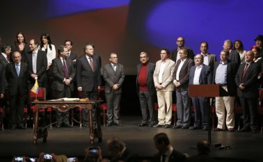 Ocho días después de la firma del acuerdo de paz y tras la refrendación de lo pactado en La Habana, las delegaciones del Gobierno y las Farc anunciaron la puesta en marcha del protocolo que llevará a la guerrilla a deponer sus armas e incorporarse a la vida civil. Colprensa