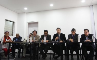 Los delegados del Gobierno y las Farc se reunieron ayer para instalar formalmente la Comisión de Seguimiento, Implementación y Verificación del Acuerdo de Paz y el Consejo Nacional de Reincorporación. Colprensa