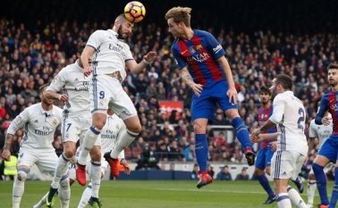 El partido se aceleró en la segunda parte tras un primer tiempo sin apenas historia. AFP