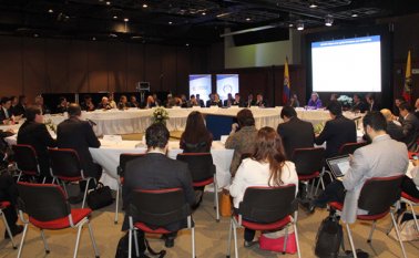 Las centrales obreras y los gremios empresariales tienen hasta el 15 de diciembre para alcanzar una negociación sobre el aumento del salario mínimo para el 2017. Cortesía