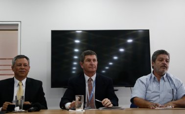 Los integrantes del mecanismo tripartito de monitoreo emitieron un comunicado en el que entregan un primer balance de sus acciones y llaman la atención sobre la urgencia de habilitar las zonas veredales. Colprensa