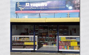 Esta imagen del punto de venta de pólvora fue publicada en una de las cuentas de Facebook de la empresa que comercializa estos productos en Villa del Rosario. Ayer, el local estaba a puerta cerrada. Facebook