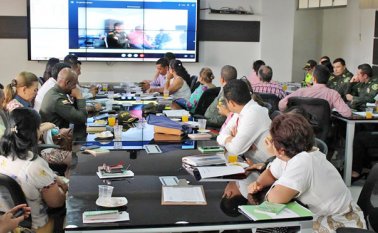 A los representantes de las alcaldías del área metropolitana de Cúcuta, la Policía les dio un documento para que sepan que es lo que les corresponde como entes administrativos en la aplicación de este código. Cortesía