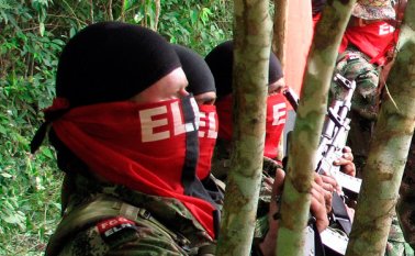 Mediante los protocolos de seguridad, militares del Equipos de Explosivos y Demoliciones (EXDE) realizaron la destrucción controlada de los explosivos del Eln. Archivo