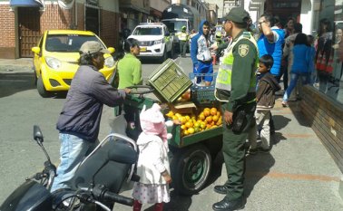 Los vendedores informales tienen prohibido vender en los alrededores de las casas de mercado los días martes. Cortesía