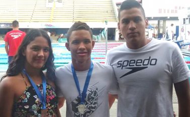 Los nadadores nortesantandereanos Virginia María García, Diego Molinares y Silvino Páez se destacaron en el Nacional Interclubes de natación que se cumplió en Cali. Cortesía
