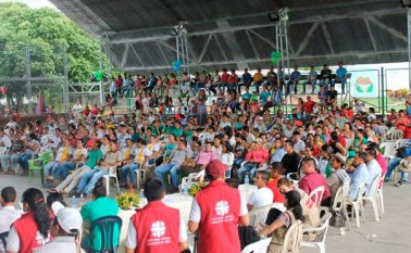 Con diálogo masivo, que construye la confianza perdida de las comunidades, se aprende que la democracia no solo es para elegir políticos, sino para decidir y exigir derechos. Cortesía