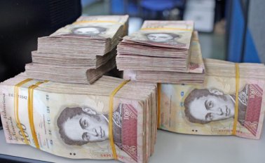 Para completar dos billones de bolívares se requieren 20 mil millones de billetes de 100 bolívares. Mario Caicedo