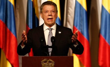 Juan Manuel Santos queda facultado para expedir decretos con fuerza de ley que permitan desarrollar e implementar el acuerdo de paz. Archivo