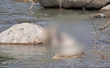 Se trata de un hombre de aproximadamente 1.70 metros de estatura. Llevaría 15 días entre el agua. Mario Caicedo