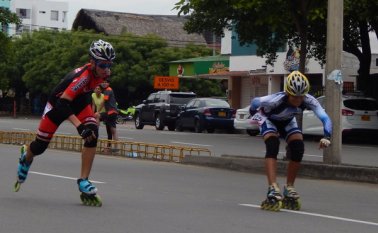 La competencia de la maratón, ayer a lo largo de El Malecón, fue el mejor espectáculo que ofrecieron los patinadores nortesantandereanos, que lucharon por sumar la mayor cantidad de puntos para ser tenidos en cuenta en las futuras selecciones departamentales. Liga Nortesantandereana de Patinaje