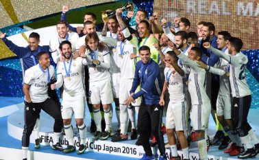 El Real Madrid logra con este título el triplete internacional en 2016, tras ganar la Champions y la Supercopa de Europa, los tres bajo la dirección de Zinedine Zidane, que hace menos de un año tomó el equipo. AFP