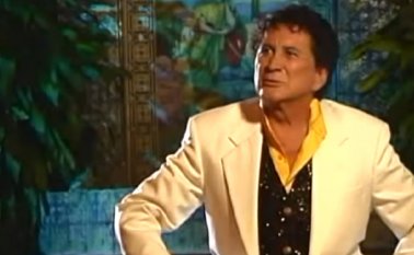 Durante alguna parte de su vida vivió en Cali, donde formó el grupo Los Gatos. Captura de pantalla