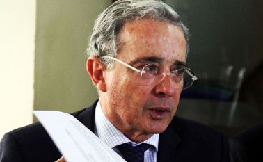 Uribe planteó además que "conocida la información internacional, el actual Gobierno ha guardado silencio sobre cambios de trazado, adiciones contractuales, navegabilidad del río Magdalena y otros". Archivo