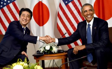 Luego de 75 años de rencor, los mandatarios de Estados Unidos y Japón se reunieron en Pearl Harbor para una peregrinación al lugar de los bombardeos que provocaron el ingreso estadounidense en la Segunda Guerra Mundial AFP