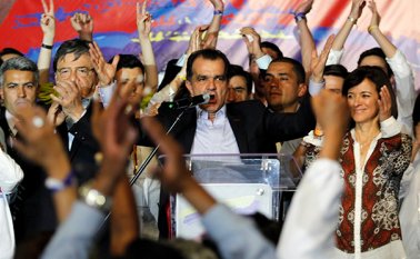 El excandidato presidencial Oscar Iván Zuluaga, señaló que para el 2014 no había cuestionamientos a la compañía Odebrecht; mientras que el director de la Ani, Luis Fernando Andrade, señaló que la posibilidad de vetar a Odebrecht para que no pueda seguir contratando o participando en licitaciones en el país, no es posible por el momento. Colprensa