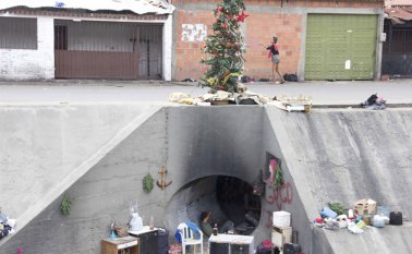 Los habitantes de la calle se las ingeniaron para vivir a su modo esta época. Alfredo Estévez