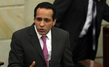 Para el senador Alexander López no es progresiva ni equitativa. Colprensa