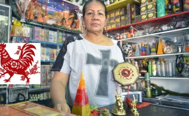 Existente variados artículos y productos para llamar la prosperidad y el éxito. Enaluz Guerrero recomendó la vela en forma de pirámide de color naranja. Leonardo Oliveros