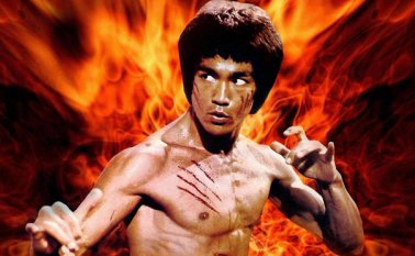 Bruce Lee, nacido como Lee Jun-Fan, fue un destacado artista marcial, actor, cineasta, filósofo y escritor estadounidense de origen chino, reconocido en el mundo entero por ser el renovador y exponente de las artes marciales. Archivo