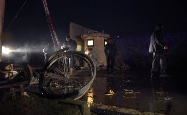 Los atentados en Kabul se produjeron pocas horas después de que un terrorista suicida talibán mató a siete personas en Lashkar Gah, la capital de la volátil provincia sureña de Helmand. AFP