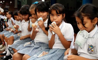 La cifra de escolares que recibirán este año el complemento alimentario será la misma del año pasado: 58.021. Archivo