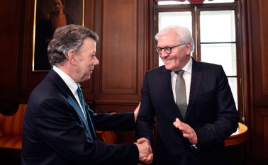 El presidente Juan Manuel Santros recibió en la Casa de Nariño a Frank-Walter Steinmeier, ministro de Relaciones Exteriores de Alemania, quien tiene previsto recorrer una de las 26 zonas de concentración de las Farc. AFP