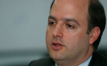 De acuerdo con la Fiscalía, el exviceministro exigió el pago de 6.5 millones de dólares para garantizar que Odebrecht fuera la única firma habilitada para la licitación del Tramo Dos de la Ruta del Sol, excluyendo a otros competidores. Colprensa