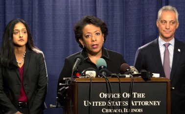 La secretaria del Departamento de Justicia de los Estados Unidos, Loretta Lynch, aseguró que continuará investigando a los dirigentes de la Fifa. AP