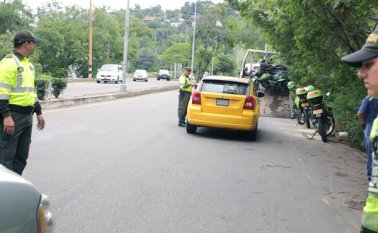 Se está verificando que la documentación esté al día. Obando