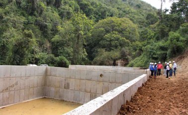 Una visita técnica se cumplió en la zona donde se construye la Planta de Tratamiento de Aguas Residuales (Petar). Javier Sarabia