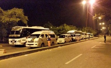 A través de la secretaría de Educación, la Alcaldía coordinó el lunes desde las 4 a.m. el servicio de transporte, donde la Guardia Nacional permitió el paso de los buses hasta la bomba de Ureña.  Cortesía