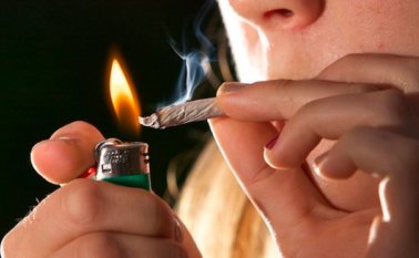 Adicción a las drogas. Internet