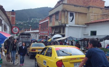 En horas pico se presenta la mayor congestión en el centro de Pamplona. Roberto Ospino