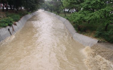 Un gran reto es la construcción de infraestructura que mitigue los impactos de la transformación del clima. Archivo La Opinión