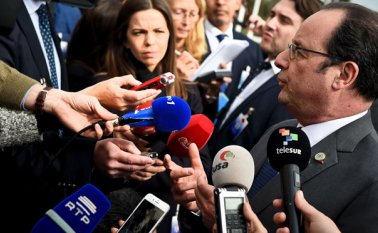 El presidente francés, François Hollande, criticó el rechazo del presidente estadounidense, Donald Trump, a acoger refugiados o “las medidas proteccionistas que podrían desestabilizar las economías”. AFP