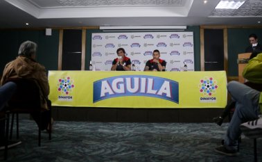 La gran final de la Superliga, el trofeo que recibe el gran campeón de cada temporada. Colprensa